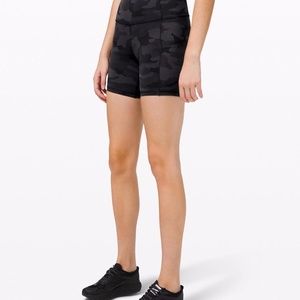 LULU LEMON Fast and Free Short 6" Camo size 8